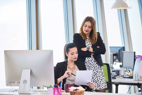 Mujer Negocios Moderna Oficina — Foto de Stock