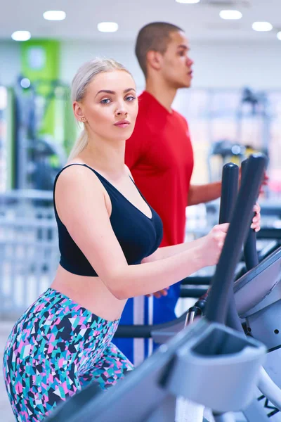 Entraînement Femme Avec Instructeur Fitness Gymnase — Photo