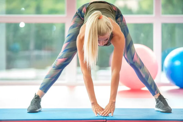 Fitness Sport Training Fitness Und Lifestylekonzept Stretching Junge Frau Mit — Stockfoto