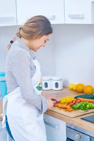 Die Küchentheke Gemüse — Stockfoto