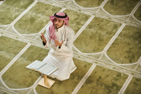 Religious Muslim Man Praying Mosque — Stock Photo, Image