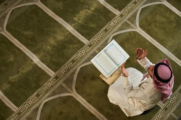 Religious Muslim Man Praying Mosque — Stock Photo, Image