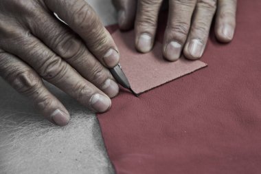 Fabrikada ayakkabı üretim süreci