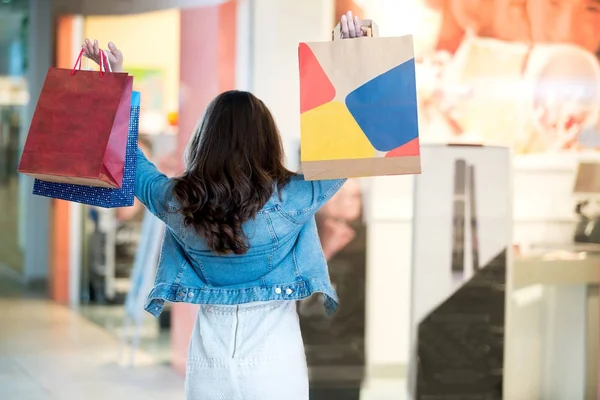 Chica Bonita Con Bolsas Compras Que Divierten Shopper Shopaholic — Foto de Stock