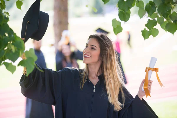 Concepto Educación Graduación Personas Grupo Estudiantes Internacionales Felices Tablas Mortero — Foto de Stock