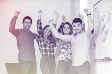 Genç insanların fikirlerini başlangıç merkezinde, kavram, gençlik gerçeğe yapmak için çaba