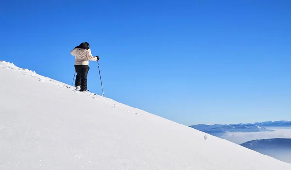 Homem Turismo Esqui Chegando Topo Nascer Sol Alpes Suíços — Fotografia de Stock