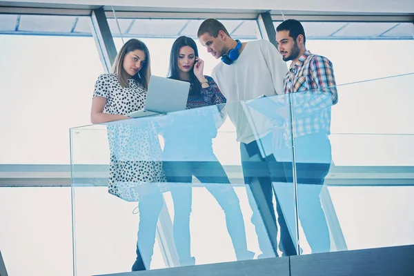 Startup Business People Skupina Pracuje Každodenní Práci Moderní Kanceláři — Stock fotografie