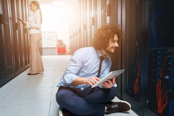 Young Technician Working Servers — Stock Photo, Image