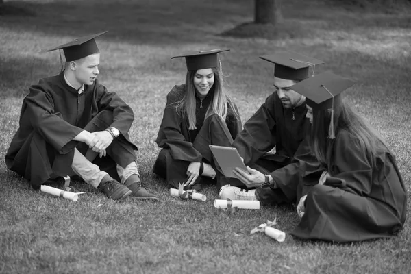 Concepto Educación Graduación Personas Grupo Estudiantes Internacionales Felices Tablas Mortero —  Fotos de Stock