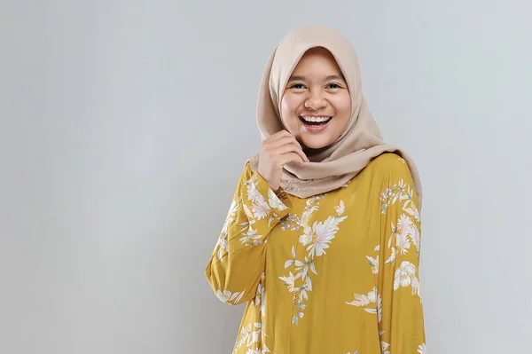 Studio Beauty Shoot Wanita Muslim Asia Yang Cantik Muda Dengan — Stok Foto