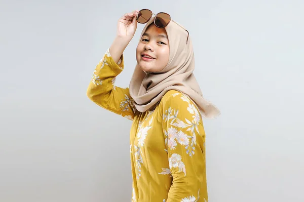 Studio Beauty Shoot Wanita Muslim Asia Yang Cantik Muda Dengan — Stok Foto