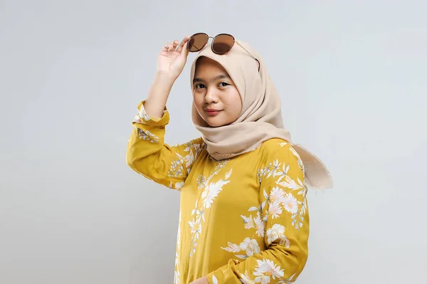 Studio Beauty Shoot Wanita Muslim Asia Yang Cantik Muda Dengan — Stok Foto