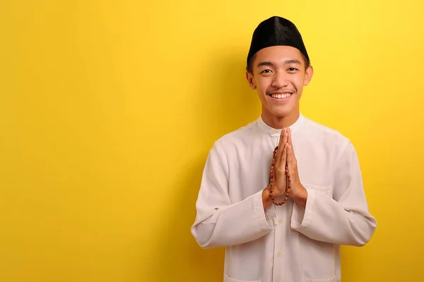 Fiatal Ázsiai Muszlim Férfi Üdvözlő Üdvözlő Gesztussal Egy Fénymásoló Hellyel — Stock Fotó