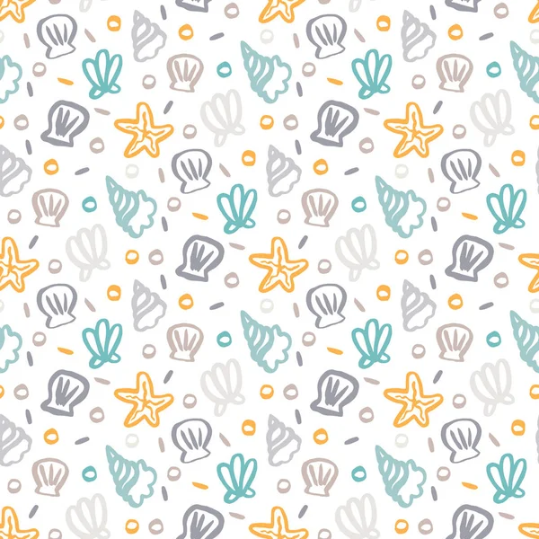 Seamless pattern with seashells, starfish, and pearls — Stock Vector