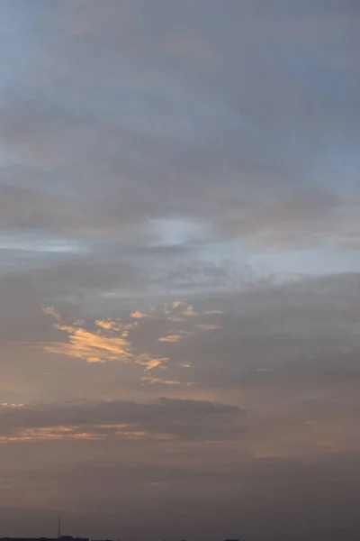 Lucht Helder Blauw Oranje Gele Kleuren Zonsondergang Dramatische Zonsondergang Hemel — Stockfoto