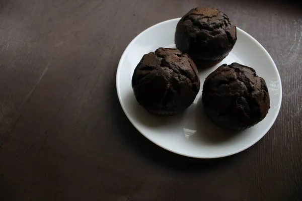 Cupcake Cioccolato Piatto Bianco — Foto Stock