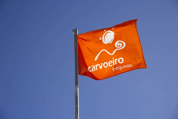 Portugal Algarve Carvoeiro Circa 2016 Carvoeiro Byn Flagga Visas Klippa — Stockfoto