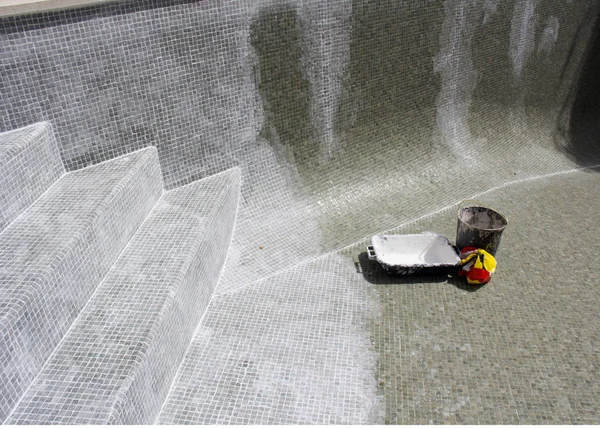Grouting Mosaic Tiles Progress Leaky Swimming Pool — Stock Photo, Image