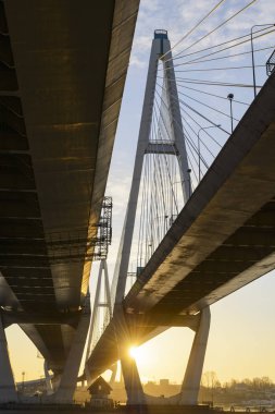 St. Petersburg, Neva üzerinde Askılı köprü görünümü