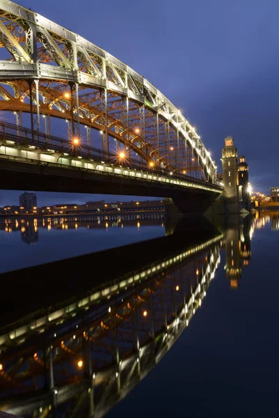 Petersburg Cityscape Şafak Bolsheokhtinsky Köprüsü — Stok fotoğraf