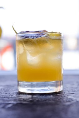 Portakal ve diğer yaz meyve taze kokteyl meyve suyu