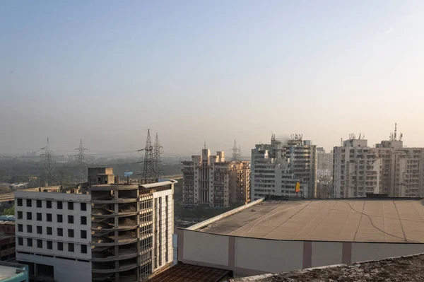 March 2017 Ghaziabad India Mechanical Cranes Work Buildings Construction Smog — Stock Photo, Image