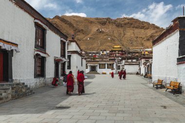 Tibet keşiş