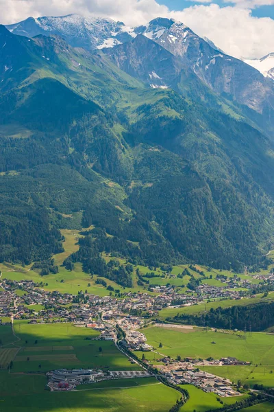 Вид Воздуха Город Капрун Австрии Город Окружении Тирольских Альп Вид — стоковое фото