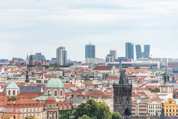 Powyższy Widok Panoramę Pragi Słoneczny Dzień Widok Nowoczesną Starą Część — Zdjęcie stockowe