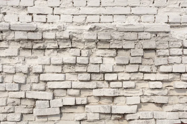 Ancien mur de briques peint en couleur claire . — Photo