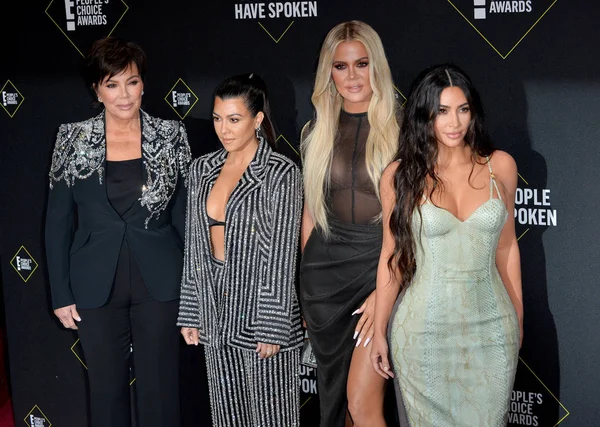 Kris Jenner, Kourtney Kardashian, Khloe Kardashian & Kim Kardashian — стокове фото