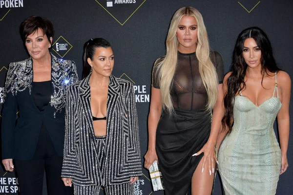 Kris Jenner, Kourtney Kardashian, Khloe Kardashian & Kim Kardashian — Stock Photo, Image