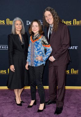 Tuhaf Al Yankoviç, Suzanne Yankoviç ve Nina Yankoviç