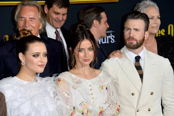 Don Johnson, Katherine Langford, Ana de Armas, Chris Evans y Jamie Lee Curtis — Foto de Stock