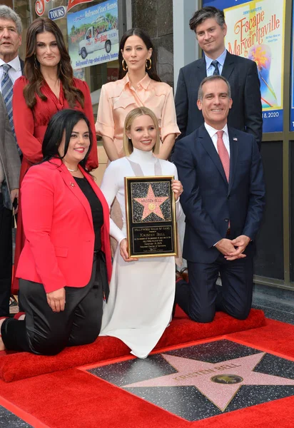 Idina Menzel, Jackie Tohn, Michael Schur, Rana Ghadban, Kristen Bell & Eric Garcetti — Stock Photo, Image