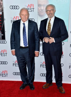 Sör Anthony Hopkins & Jonathan Pryce
