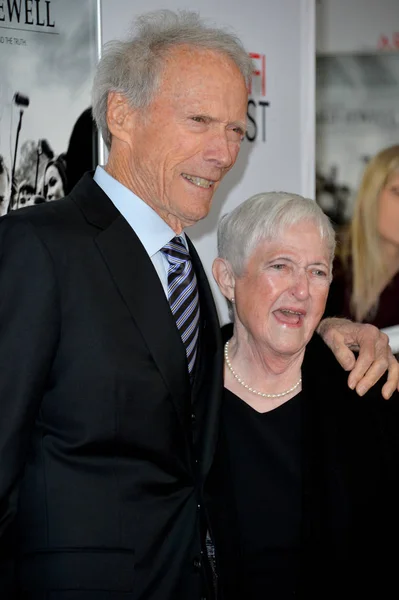 Clint Eastwood & Barbara Bobi Jewell — Foto de Stock