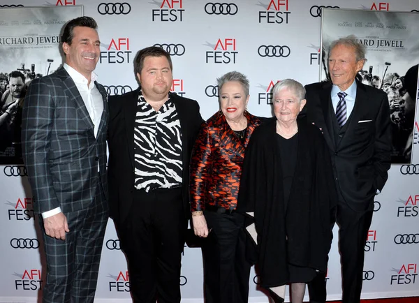 Jon Hamm 、 Paul Walter Hauser 、 Kathy Bates 、 Barbara "Bobi" Jewell和Clint Eastwood — 图库照片