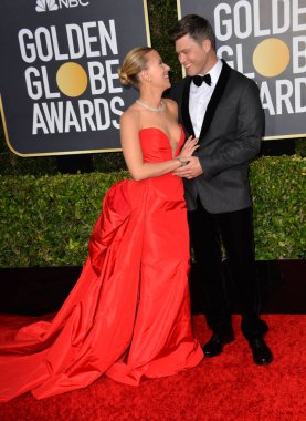 Los Angeles, Usa. Ocak 06, 2020: Scarlett Johansson & Colin Jost, Beverly Hilton Otel 'deki 2020 Altın Küre Ödülleri' ne geldi.