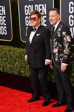 Los Angeles, Usa. Ocak 06, 2020: Elton John & David Mobilya, Beverly Hilton Otel 'deki 2020 Altın Küre Ödülleri' ne ulaştı.
