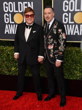 Los Angeles, Usa. Ocak 06, 2020: Elton John & David Mobilya, Beverly Hilton Otel 'deki 2020 Altın Küre Ödülleri' ne ulaştı.