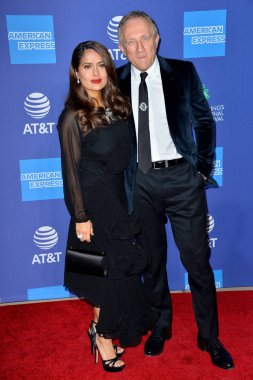 Palm Springs03, 2020: Salma Hayek & Francois-Henri Pinault Palm Springs Uluslararası Film Festivali Galasında