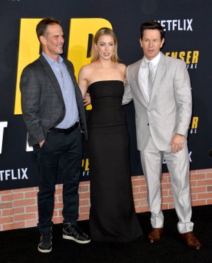 LOS ANGELES, CA: 27, 2020: Peter Berg, Iliza Shlesinger & Mark Wahlberg  at the world premiere of 
