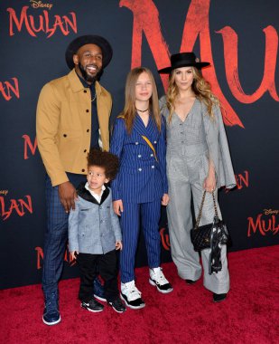 Los Angeles, Ca: 09, 2020: Stephen Seğirir Boss, Allison Holker, Maddox Laurel Boss & Zaia Boss Disney 'in El Capitan Tiyatrosu' ndaki dünya prömiyerinde
