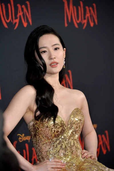 Los Angeles 2020 Yifei Liu World Premiere Disney Mulan Capitan — Stock Photo, Image