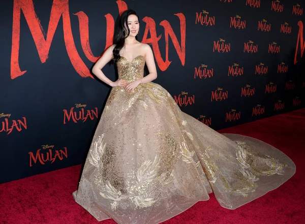 Los Angeles 2020 Yifei Liu World Premiere Disney Mulan Capitan — Stock Photo, Image