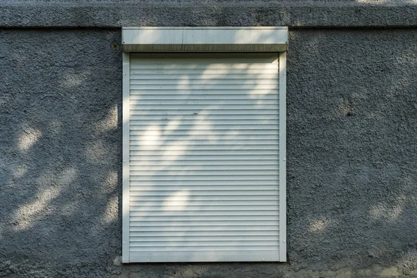Foto dari bukan sebuah jendela baru dari waktu yang terbengkalai — Stok Foto