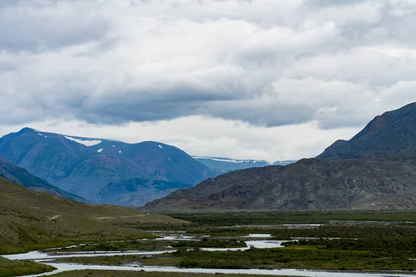 Image de fond d'un paysage de montagne. Russie, Sibérie, Altaï — Photo