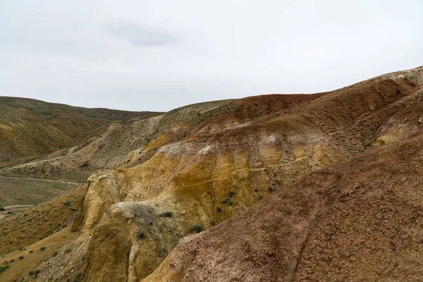 Imagen de fondo de un paisaje de montaña. Rusia, Siberia, Altai — Foto de Stock